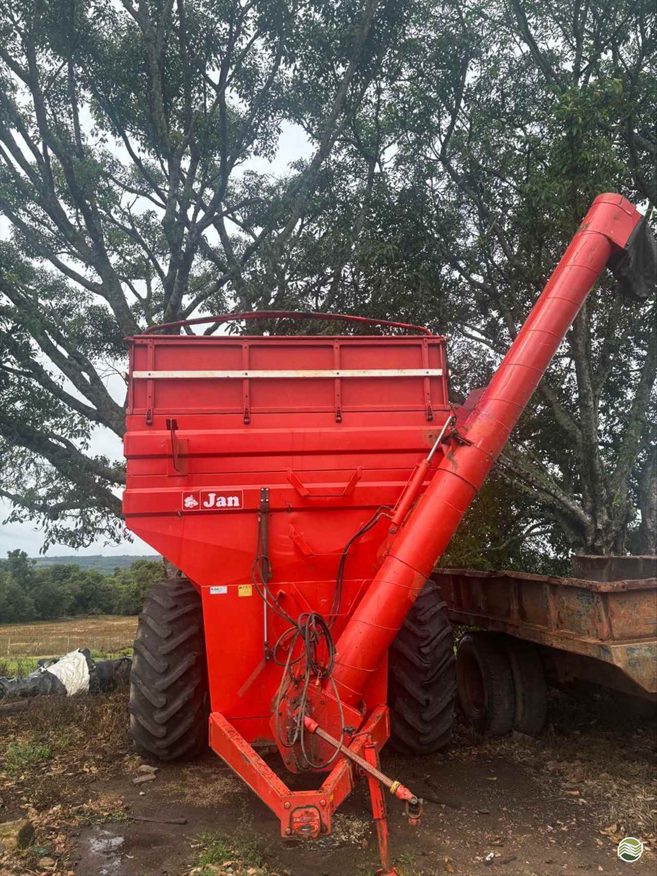 IMPLEMENTOS AGRICOLAS CARRETA BAZUKA GRANELEIRA 10000 Rüdell Máquinas Agrícolas - Stara TUPANCIRETA RIO GRANDE DO SUL RS