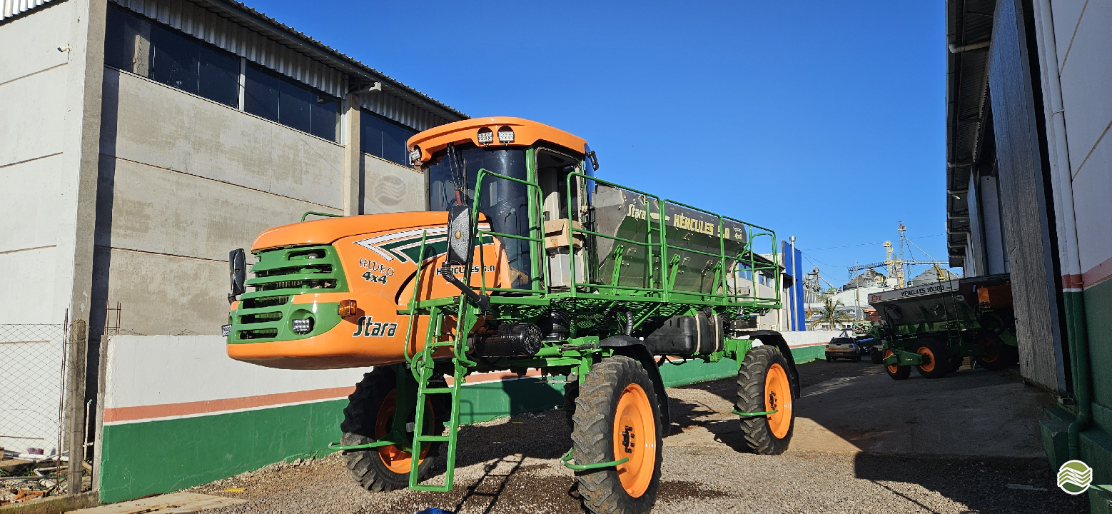 DISTRIBUIDOR AUTOPROPELIDO STARA HERCULES 5.0 Tração 4x4 Rüdell Máquinas Agrícolas - Stara TUPANCIRETA RIO GRANDE DO SUL RS