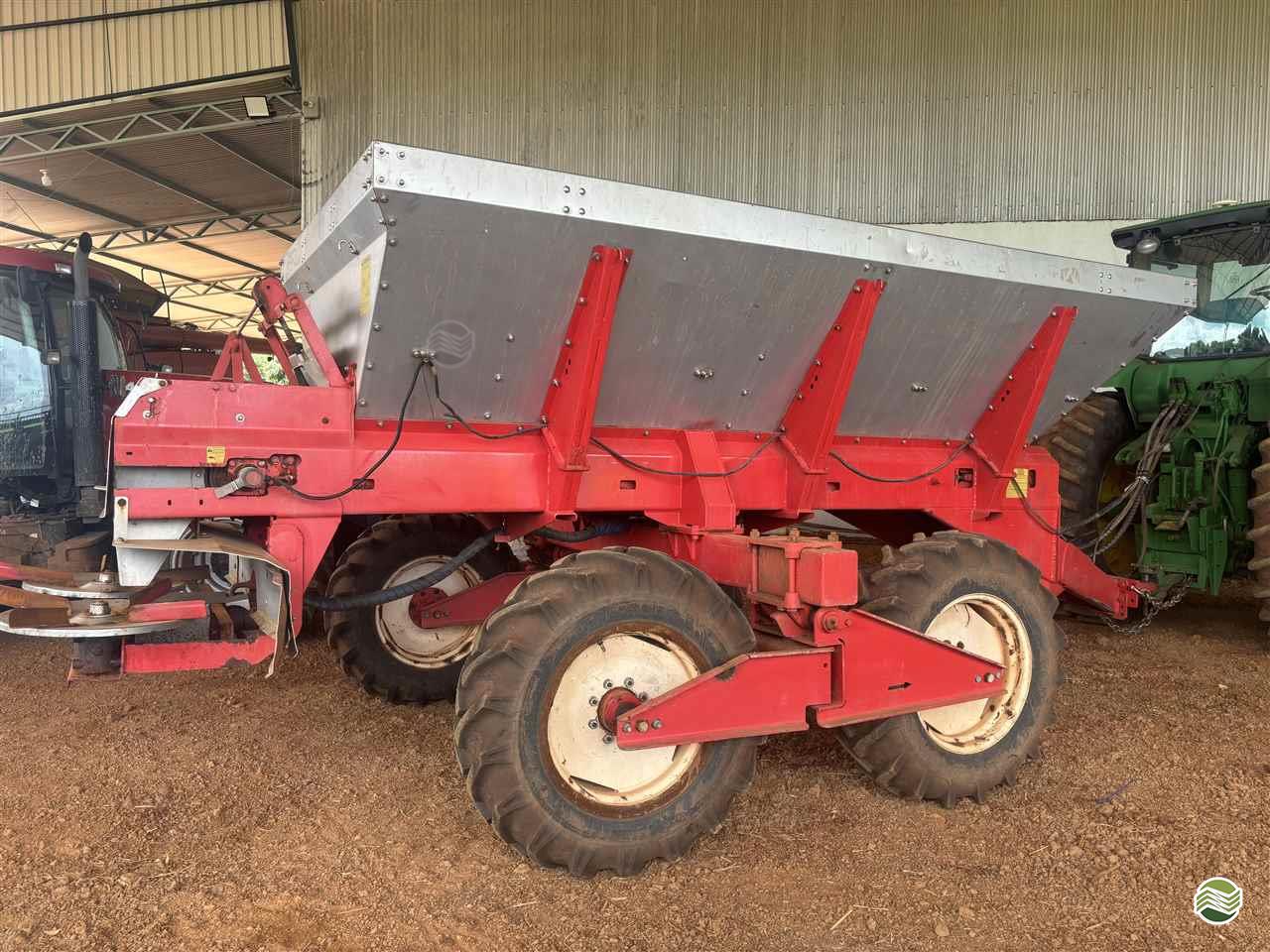 IMPLEMENTOS AGRICOLAS DISTRIBUIDOR CALCÁRIO 12000 Kg Dimaq - GO CRISTALINA GOIAS GO