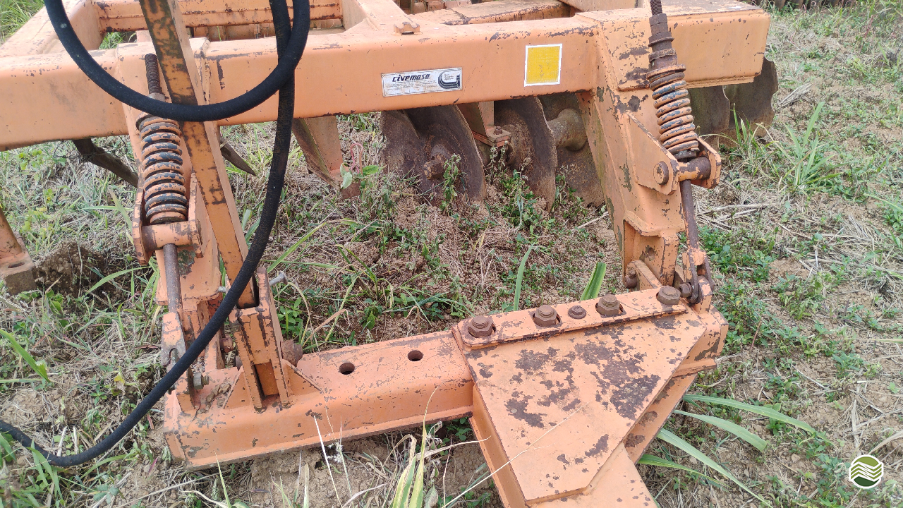 IMPLEMENTOS AGRICOLAS GRADE ARADORA ARADORA 22 DISCOS Dimaq - GO CRISTALINA GOIAS GO