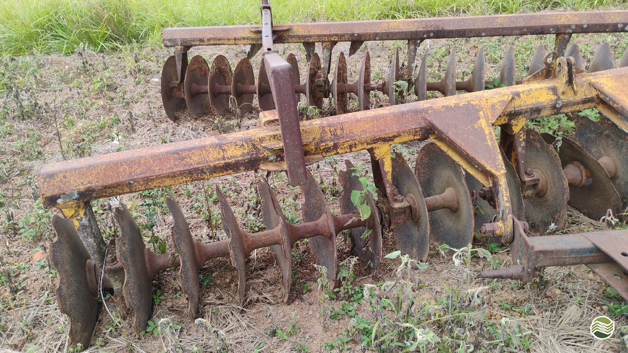 IMPLEMENTOS AGRICOLAS GRADE NIVELADORA NIVELADORA 42 DISCOS Dimaq - GO CRISTALINA GOIAS GO