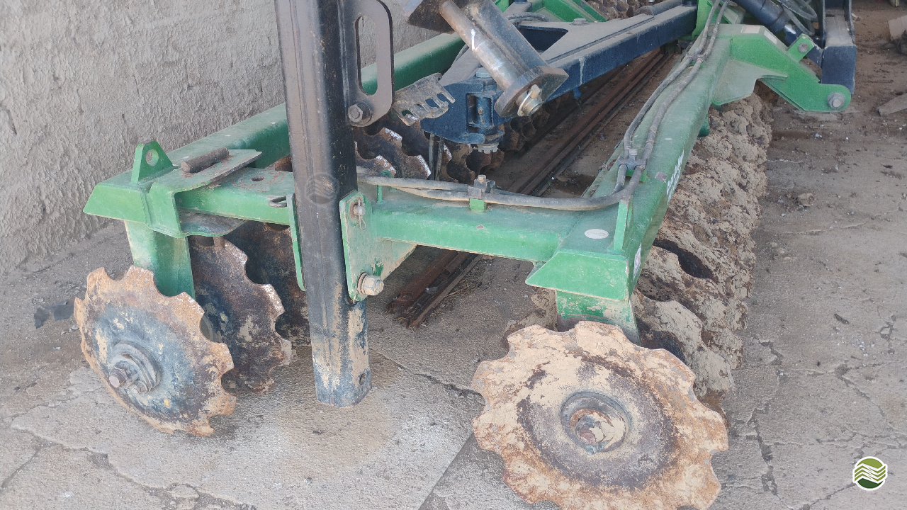IMPLEMENTOS AGRICOLAS GRADE NIVELADORA NIVELADORA 72 DISCOS Dimaq - GO CRISTALINA GOIAS GO