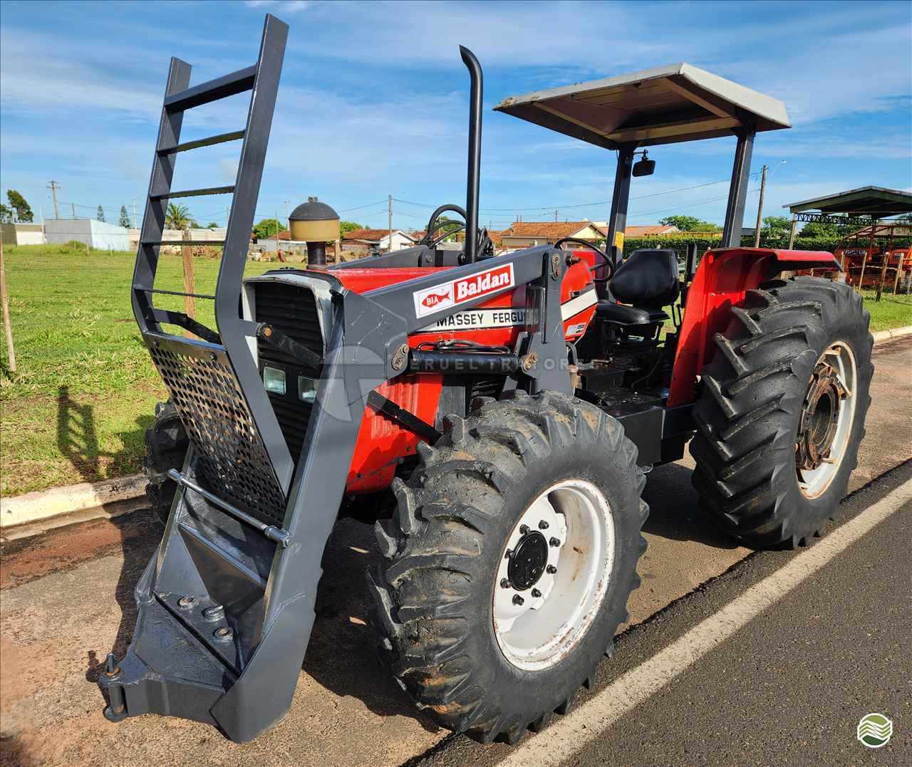 TRATOR MASSEY FERGUSON MF 292 Tração 4x4 Teruel Tratores ALVINLANDIA SÃO PAULO SP
