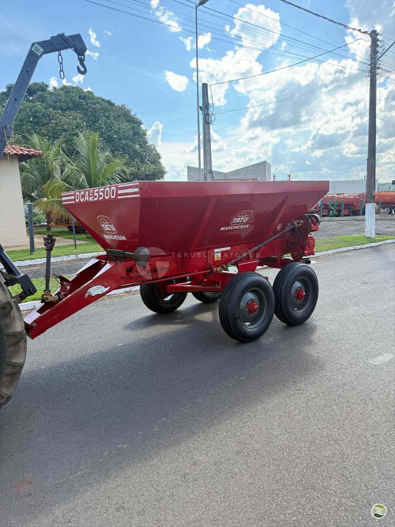 IMPLEMENTOS AGRICOLAS DISTRIBUIDOR CALCÁRIO 5500 Kg Teruel Tratores ALVINLANDIA SÃO PAULO SP