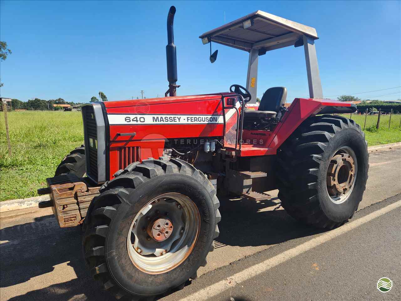 TRATOR MASSEY FERGUSON MF 640 Tração 4x4 Teruel Tratores ALVINLANDIA SÃO PAULO SP