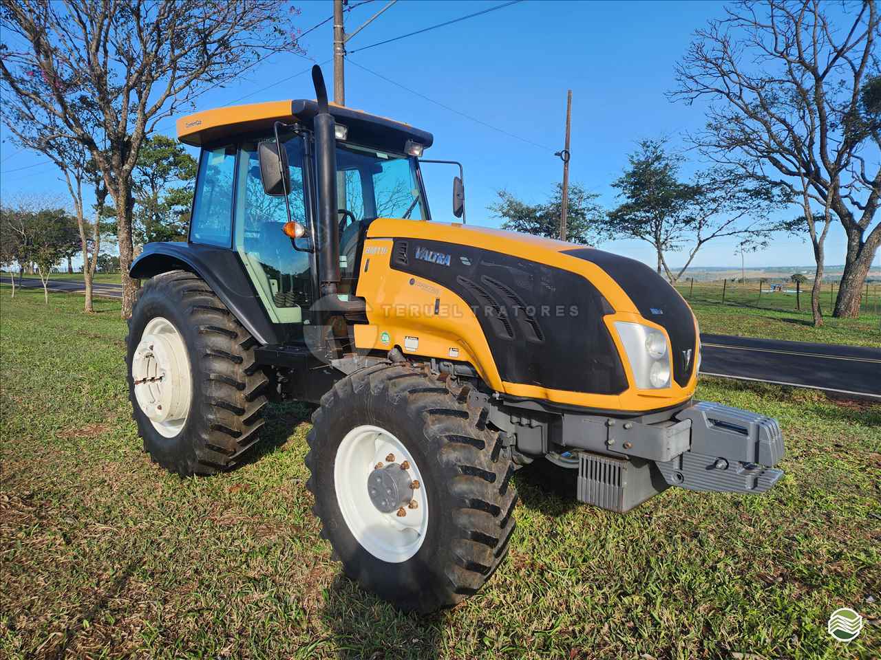 TRATOR VALTRA VALTRA BM 110 Tração 4x4 Teruel Tratores ALVINLANDIA SÃO PAULO SP
