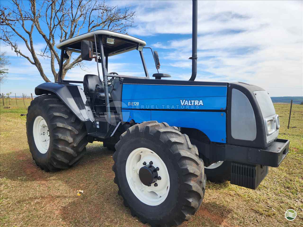 TRATOR VALTRA VALTRA BM 120 Tração 4x4 Teruel Tratores ALVINLANDIA SÃO PAULO SP