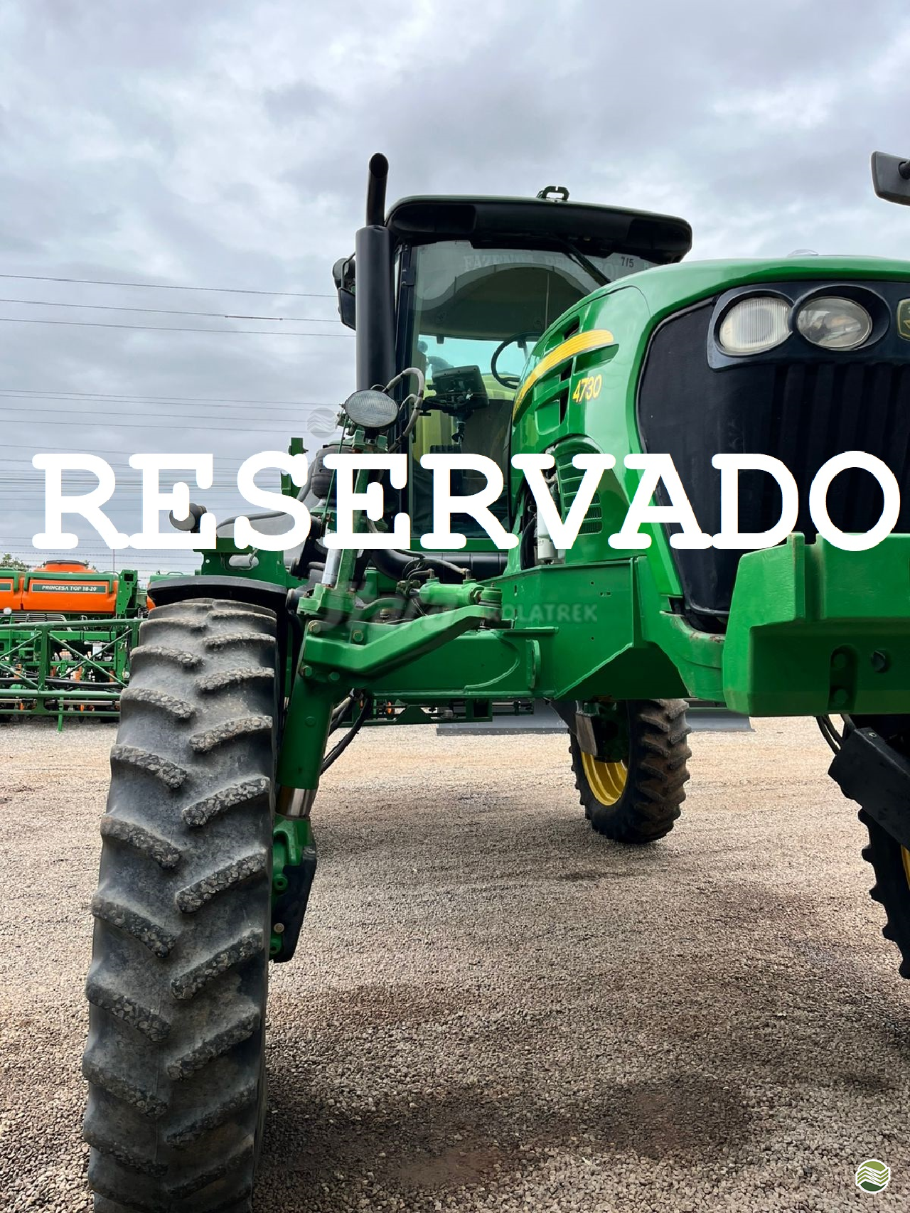 PULVERIZADOR JOHN DEERE JOHN DEERE 4730 Tração 4x4 Rolatrek Implementos Agrícolas - Stara CASTRO PARANÁ PR