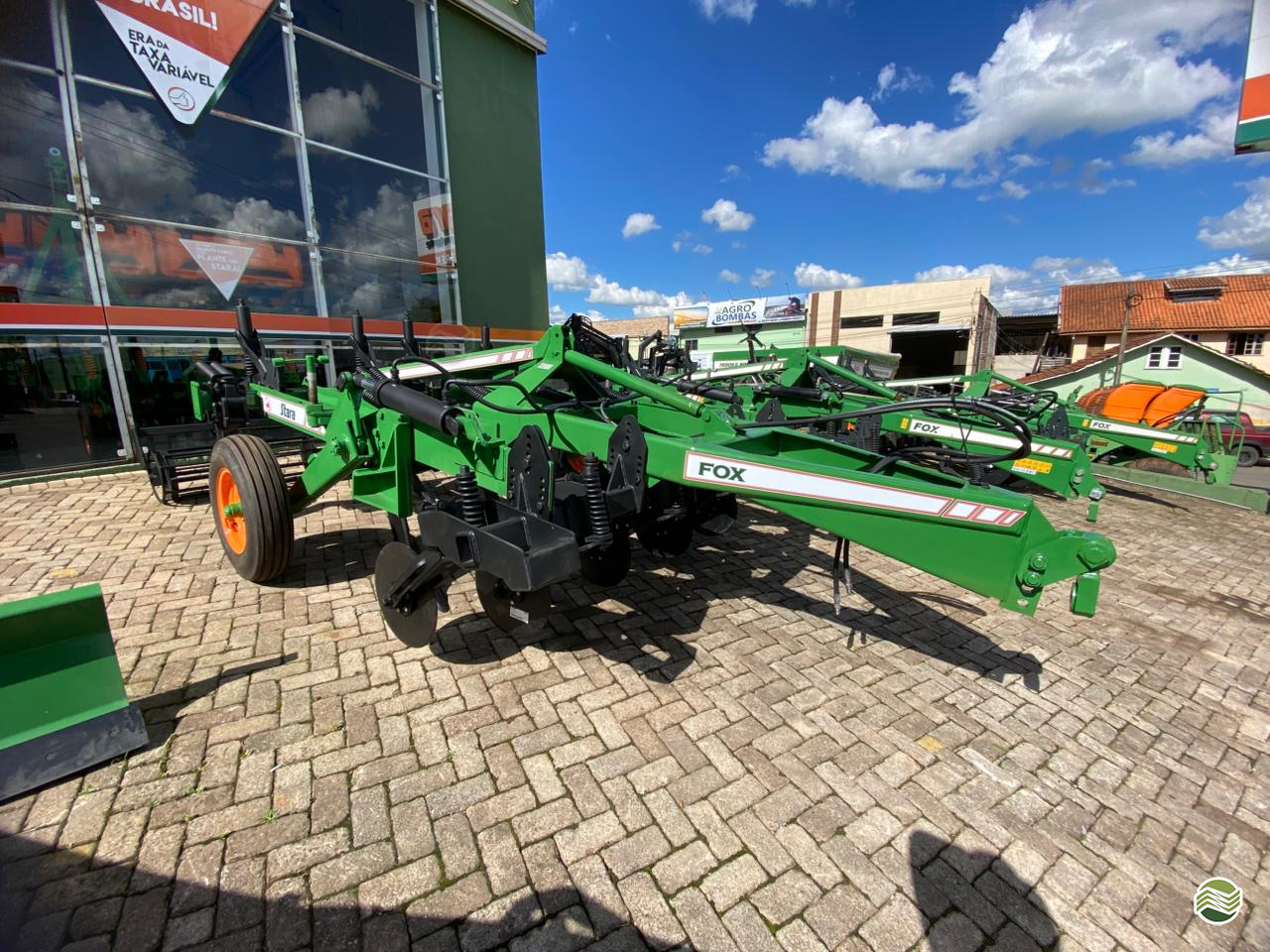 IMPLEMENTOS AGRICOLAS ESCARIFICADOR 9 HASTES DISCO CORTE  Rolatrek Implementos Agrícolas - Stara CASTRO PARANÁ PR