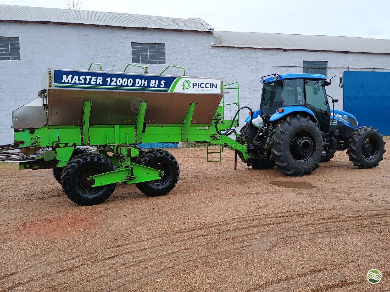 IMPLEMENTOS AGRICOLAS DISTRIBUIDOR CALCÁRIO 12000 Kg Jacó Comércio de Peças Agrícolas LTDA PORTO ALEGRE RIO GRANDE DO SUL RS
