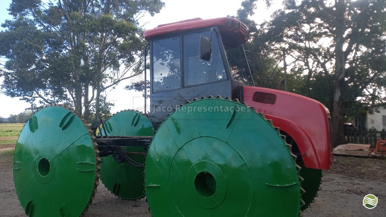 TRATOR GOMES GHRE30 Tração 4x4 Jacó Comércio de Peças Agrícolas LTDA PORTO ALEGRE RIO GRANDE DO SUL RS