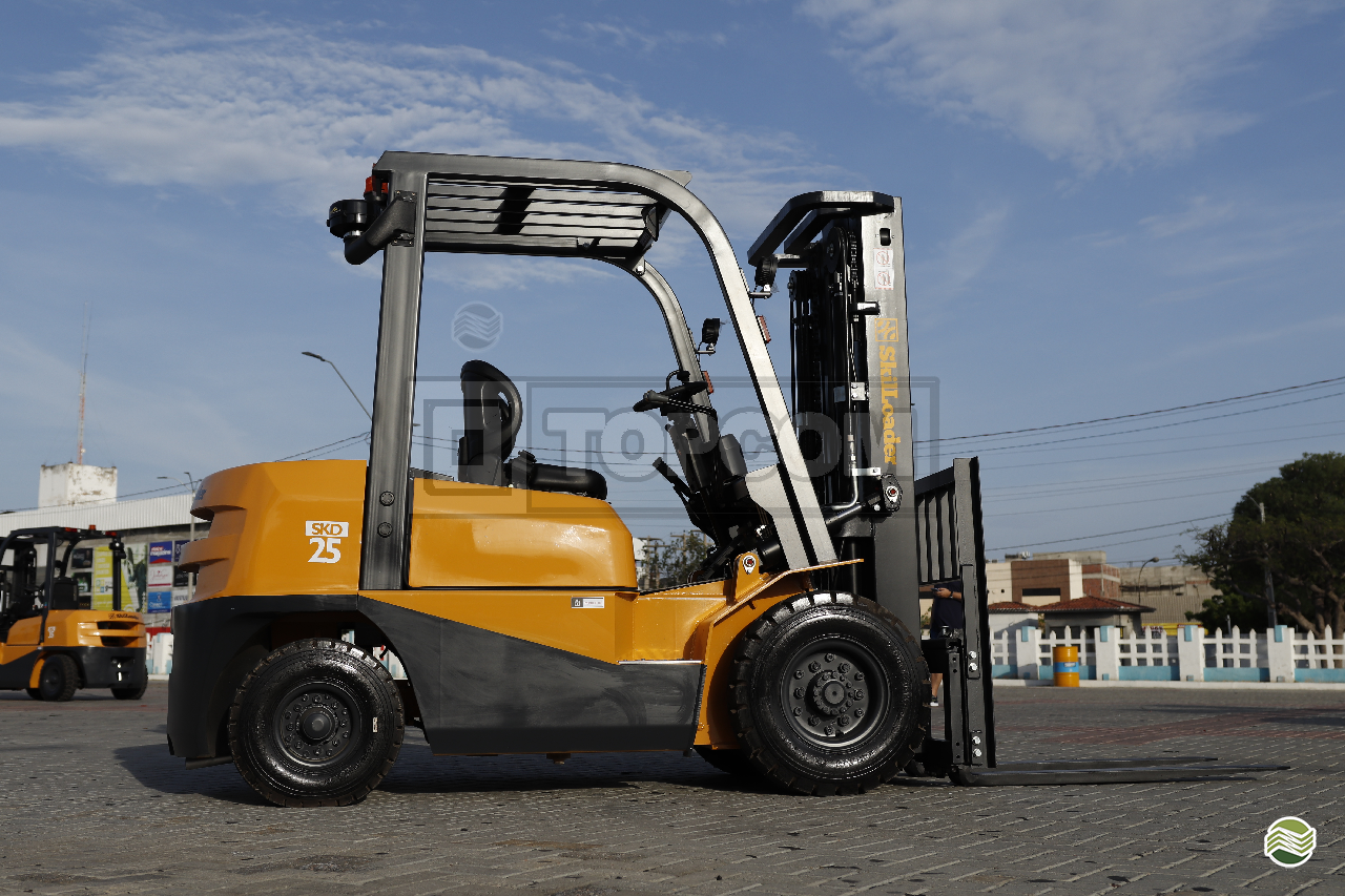 EMPILHADEIRA SKILLOADER SKD25 Topcom Máquinas - XCMG MOSSORO RIO GRANDE DO NORTE RN