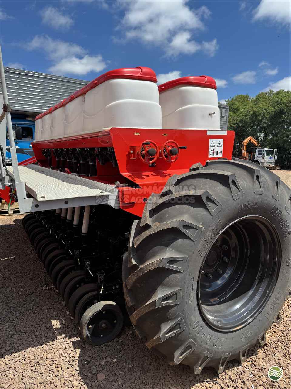 SEMEADEIRA JUMIL JM 5023 Engmáquinas Agrícolas CASCAVEL PARANÁ PR