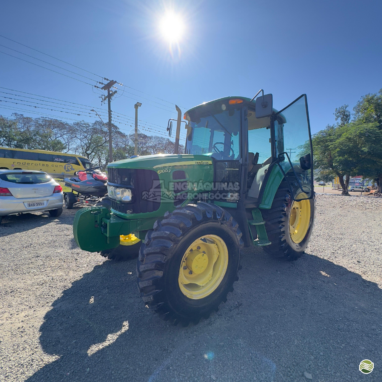 JOHN DEERE 6100J de Engmáquinas Agrícolas