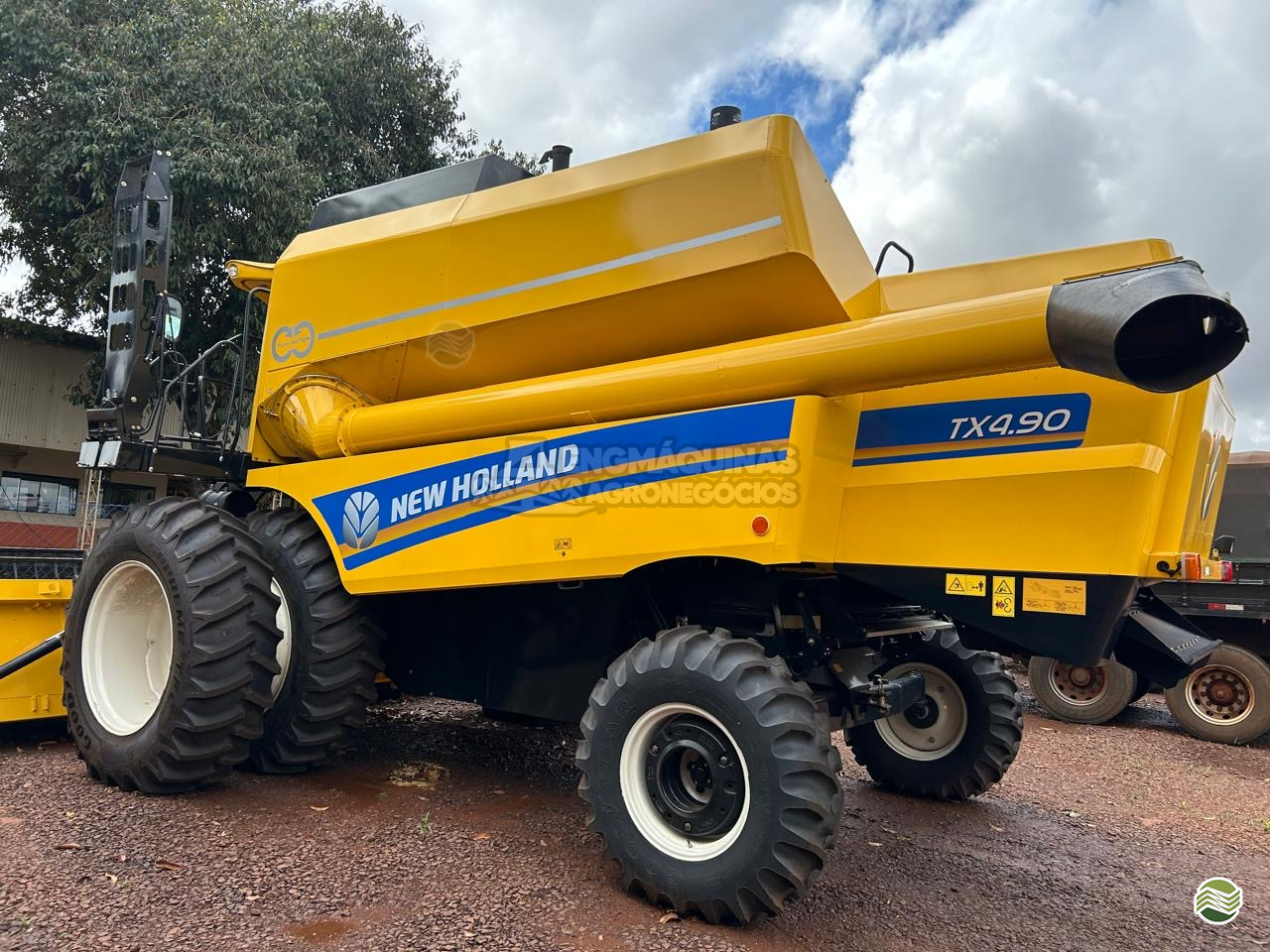 COLHEITADEIRA NEW HOLLAND TX 4.90 Engmáquinas Agrícolas CASCAVEL PARANÁ PR