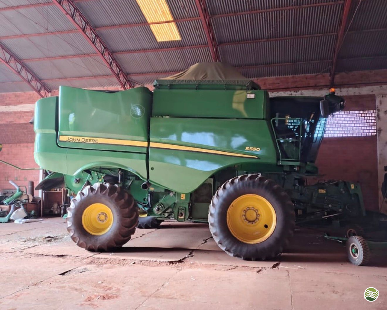 COLHEITADEIRA JOHN DEERE JOHN DEERE S550 Engmáquinas Agrícolas CASCAVEL PARANÁ PR