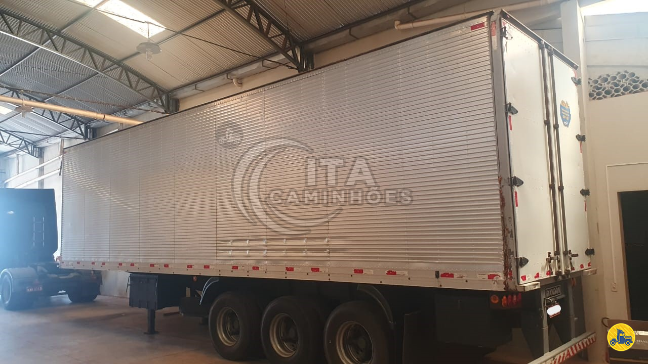 CARRETA SEMI-REBOQUE BAU FURGÃO Ita Caminhões PALMITOS SANTA CATARINA SC