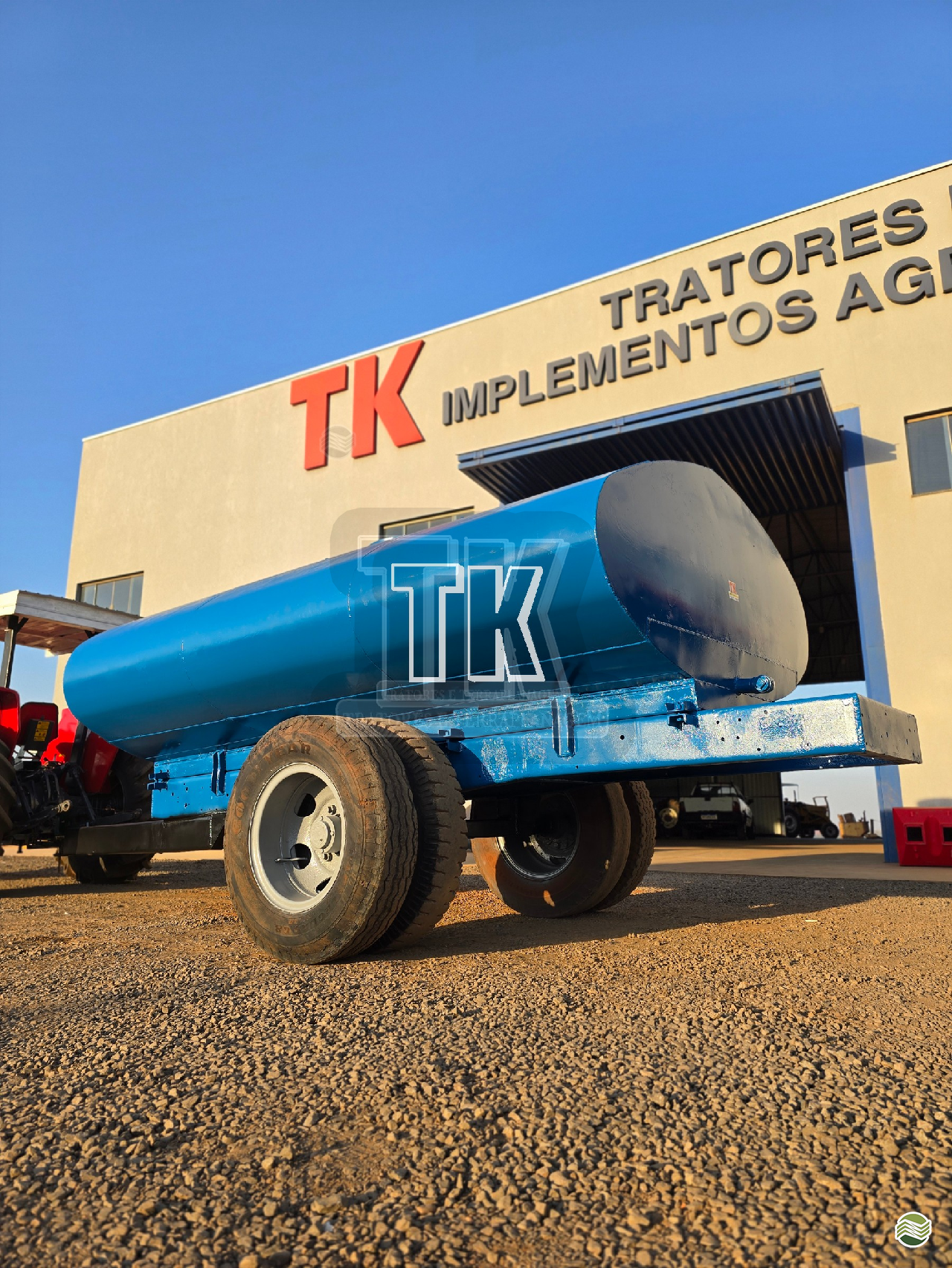IMPLEMENTOS AGRICOLAS CARRETA TANQUE TANQUE 5000 LITROS TK Tratores NOVA ANDRADINA MATO GROSSO DO SUL MS
