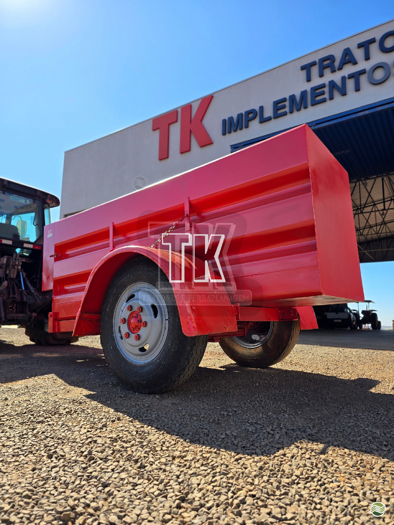 IMPLEMENTOS AGRICOLAS CARRETA TANQUE TANQUE 3500 LITROS TK Tratores NOVA ANDRADINA MATO GROSSO DO SUL MS