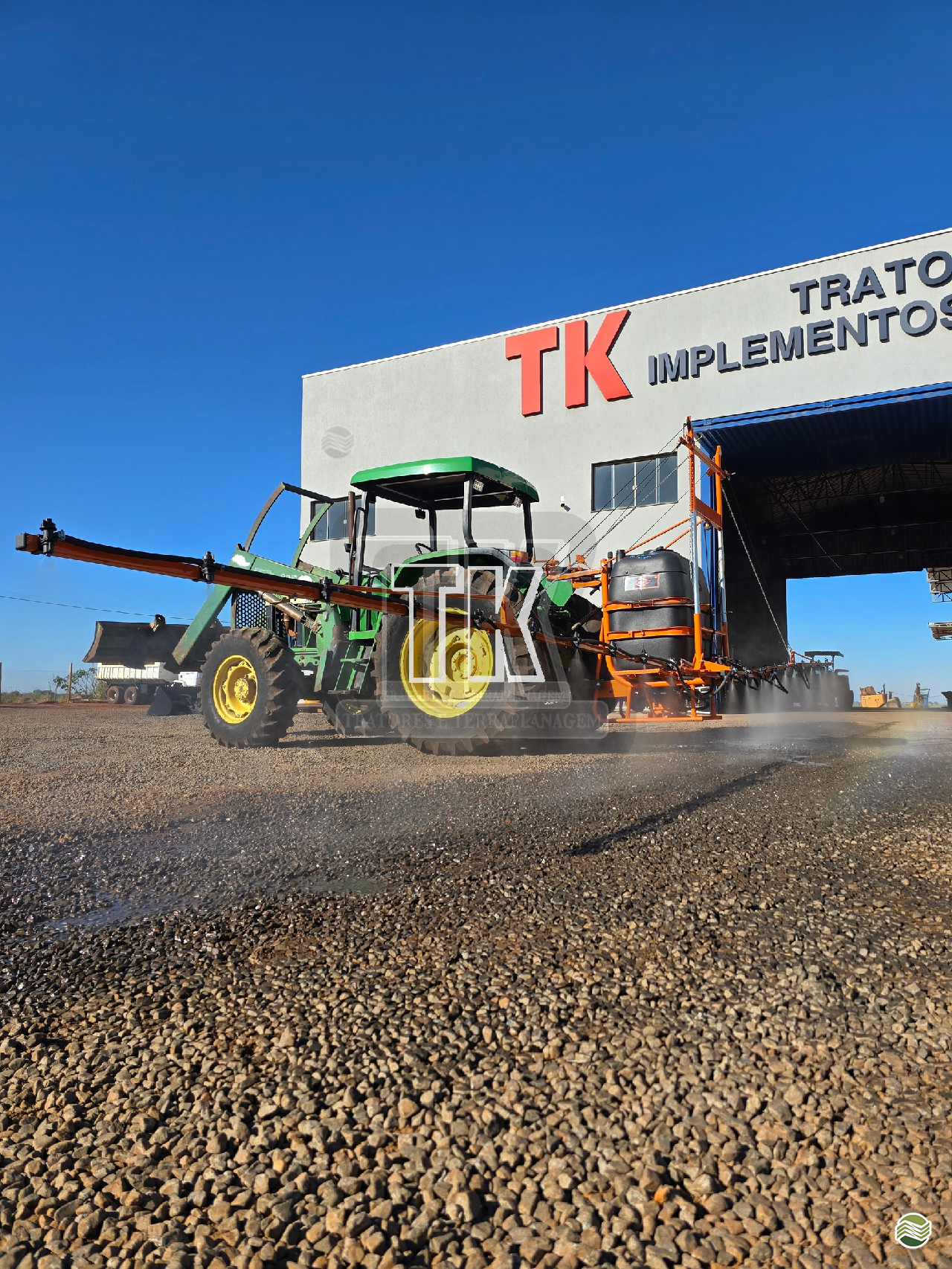 IMPLEMENTOS AGRICOLAS PULVERIZADOR 600L TK Tratores NOVA ANDRADINA MATO GROSSO DO SUL MS