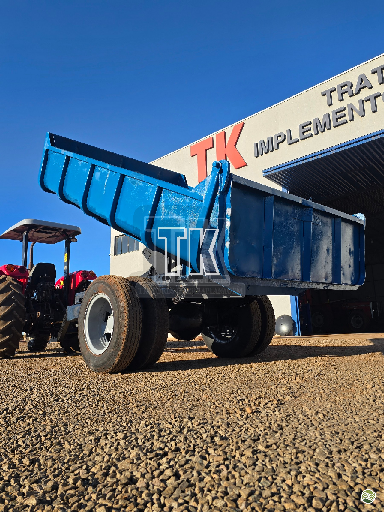 IMPLEMENTOS AGRICOLAS CARRETA AGRÍCOLA CARRETA BASCULANTE TK Tratores NOVA ANDRADINA MATO GROSSO DO SUL MS