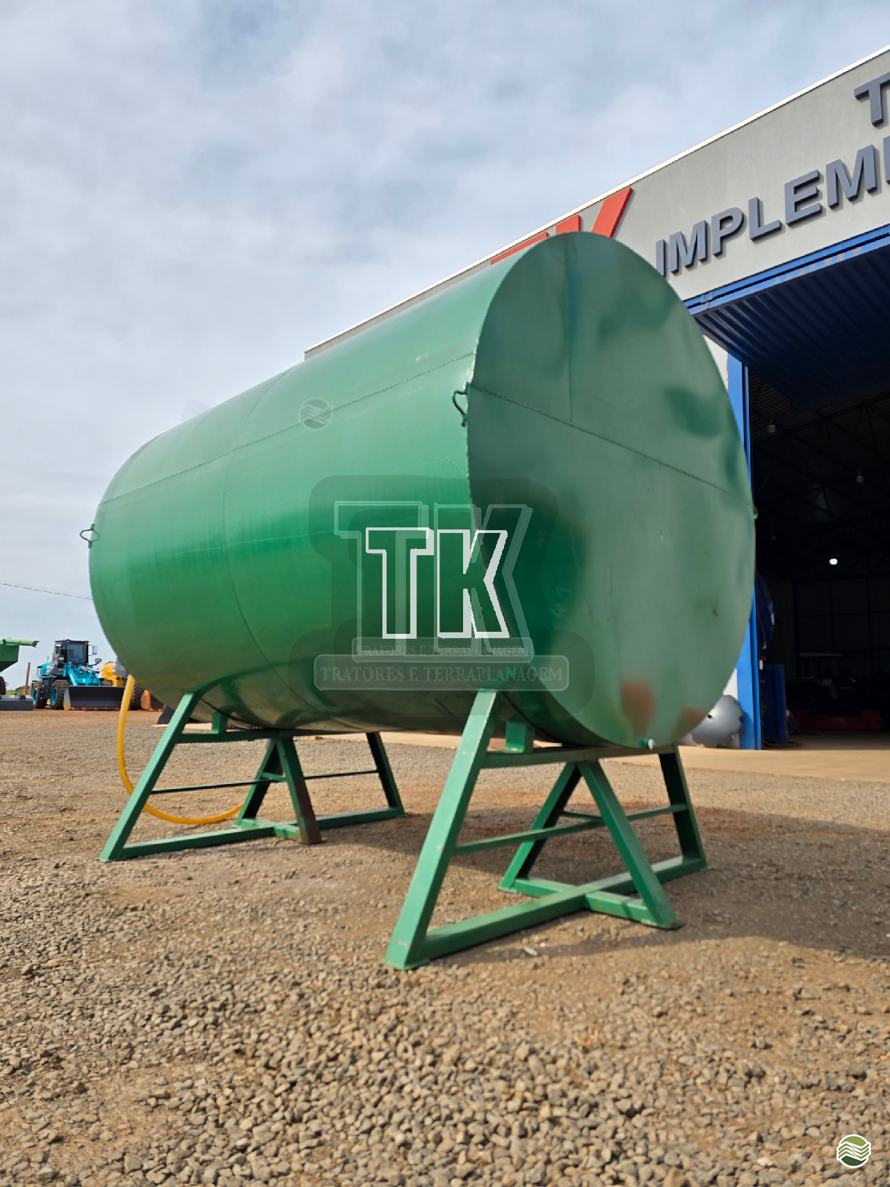 IMPLEMENTOS AGRICOLAS TANQUE ESTACIONÁRIO TANQUE COMBUSTÍVEL TK Tratores NOVA ANDRADINA MATO GROSSO DO SUL MS