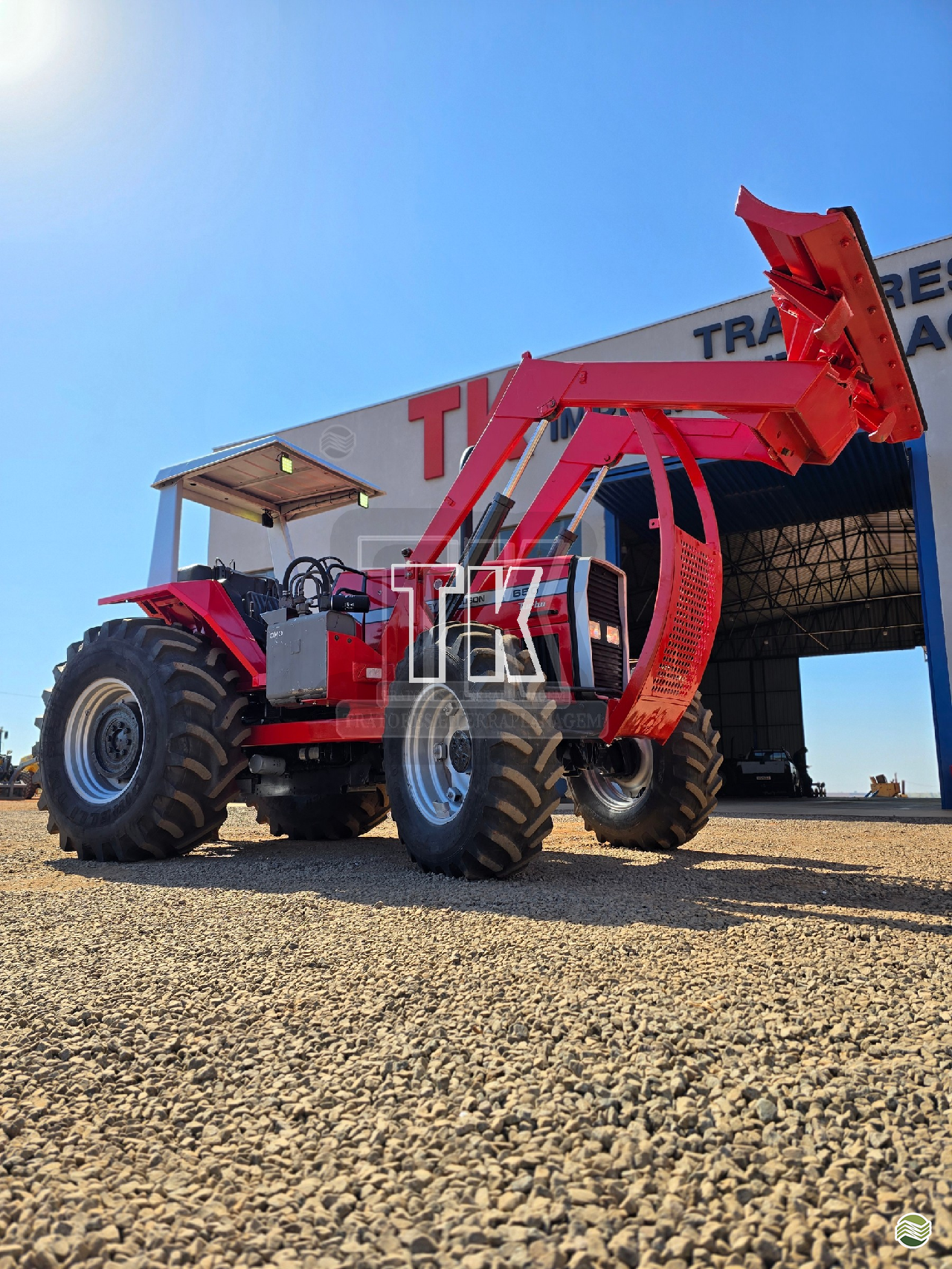 TRATOR MASSEY FERGUSON MF 650 Tração 4x4 TK Tratores NOVA ANDRADINA MATO GROSSO DO SUL MS