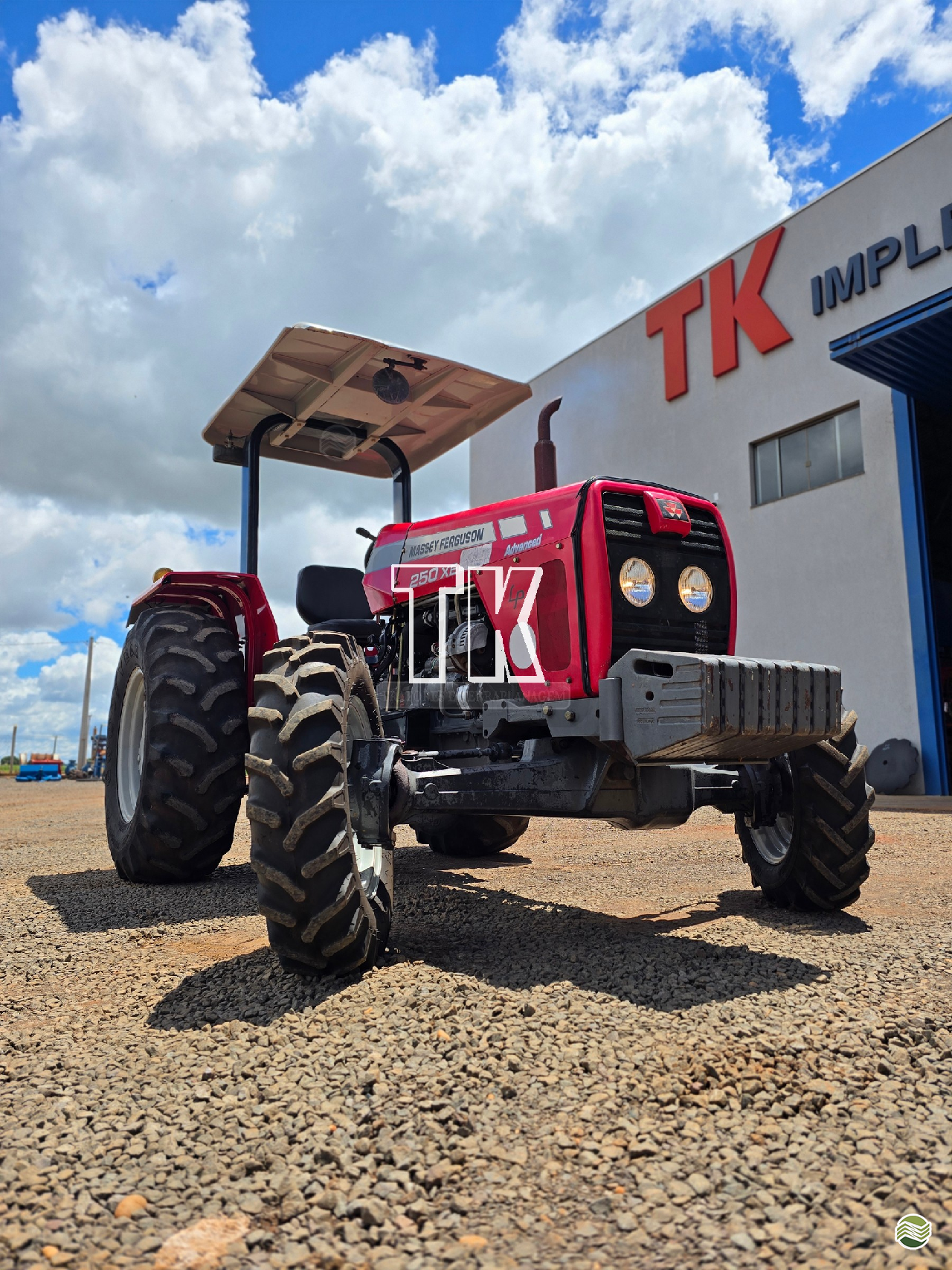 TRATOR MASSEY FERGUSON MF 250 Tração 4x4 TK Tratores NOVA ANDRADINA MATO GROSSO DO SUL MS