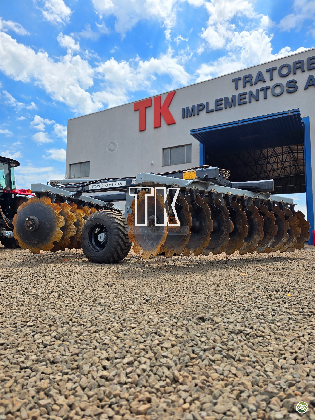 IMPLEMENTOS AGRICOLAS GRADE INTERMEDIÁRIA INTERMEDIÁRIA 20 DISCOS TK Tratores NOVA ANDRADINA MATO GROSSO DO SUL MS