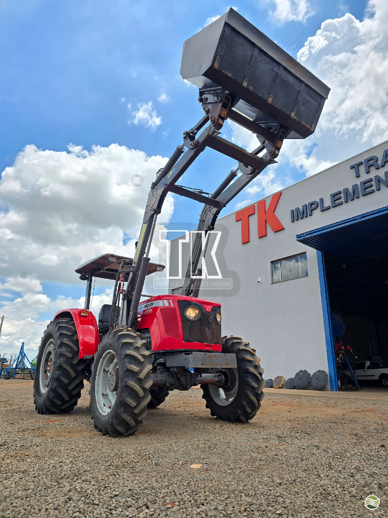 TRATOR MASSEY FERGUSON MF 4275 Tração 4x4 TK Tratores NOVA ANDRADINA MATO GROSSO DO SUL MS