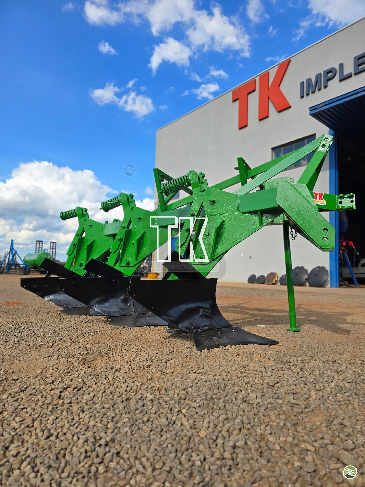 IMPLEMENTOS AGRICOLAS ARADO ARADO DE AIVECA TK Tratores NOVA ANDRADINA MATO GROSSO DO SUL MS