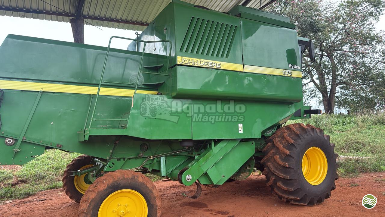 COLHEITADEIRA JOHN DEERE JOHN DEERE 1175 Agnaldo Máquinas Agrícolas  UBERABA MINAS GERAIS MG