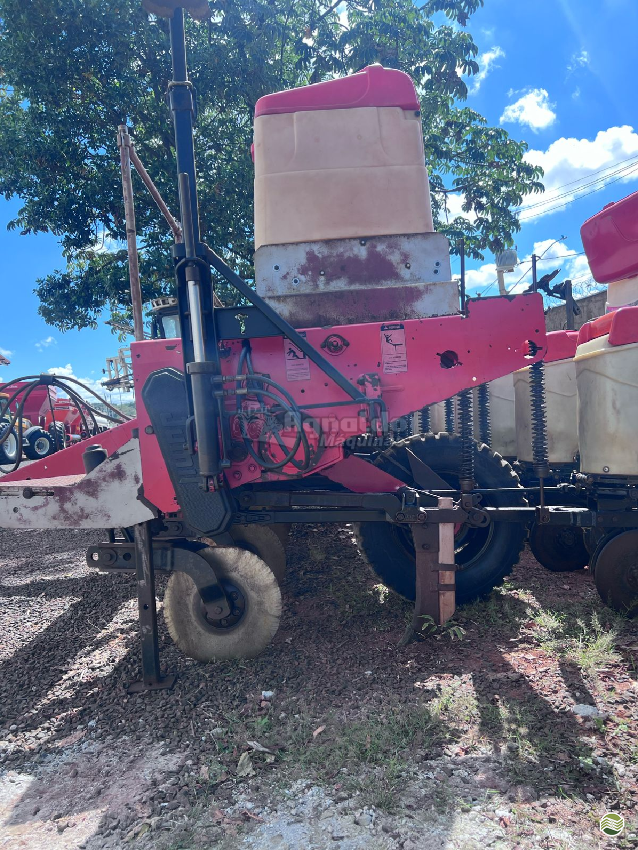 PLANTADEIRA JUMIL JM 2880 Agnaldo Máquinas Agrícolas  UBERABA MINAS GERAIS MG