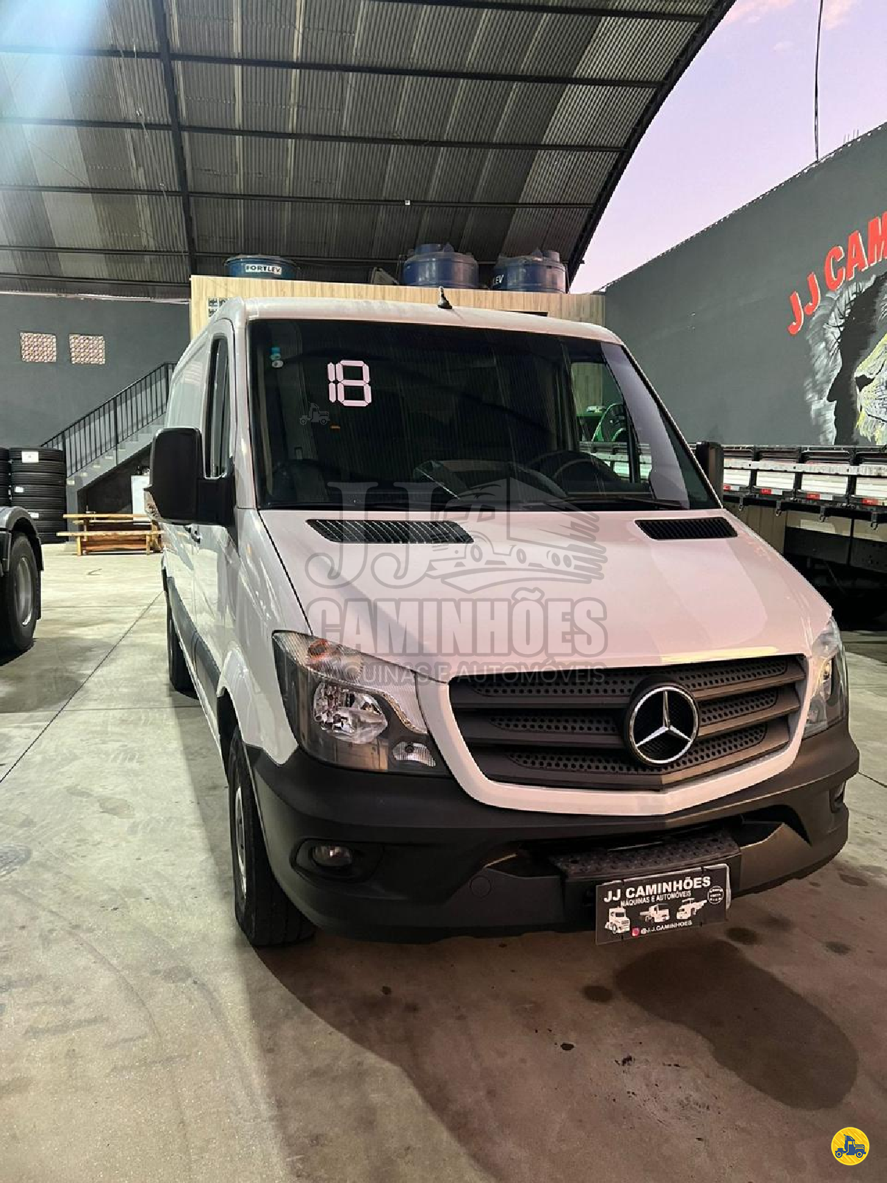 UTILITARIOS MERCEDES-BENZ Sprinter Chassi 415 JJ Caminhões Máquinas e Automóveis CACHOEIRAS DE MACACU RIO DE JANEIRO RJ