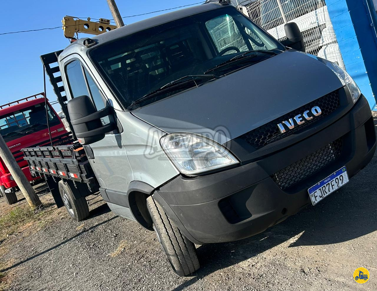 CAMINHAO IVECO DAILY 35s14 Carroceria Cabine Suplementar 3/4 4x2 Azevedo Caminhões AMERICANA SÃO PAULO SP
