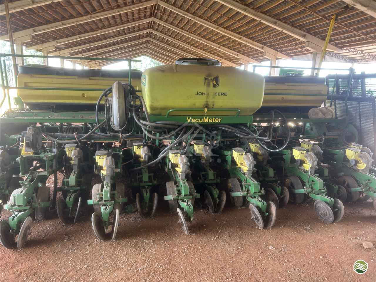 PLANTADEIRA JOHN DEERE PLANTADEIRAS 2113 JS Agrícola CAMPO VERDE MATO GROSSO MT