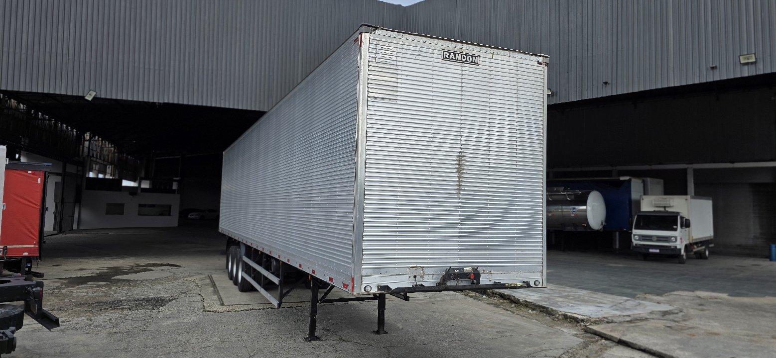 CARRETA SEMI-REBOQUE BAU FURGÃO LM Caminhões CAJAMAR SÃO PAULO SP