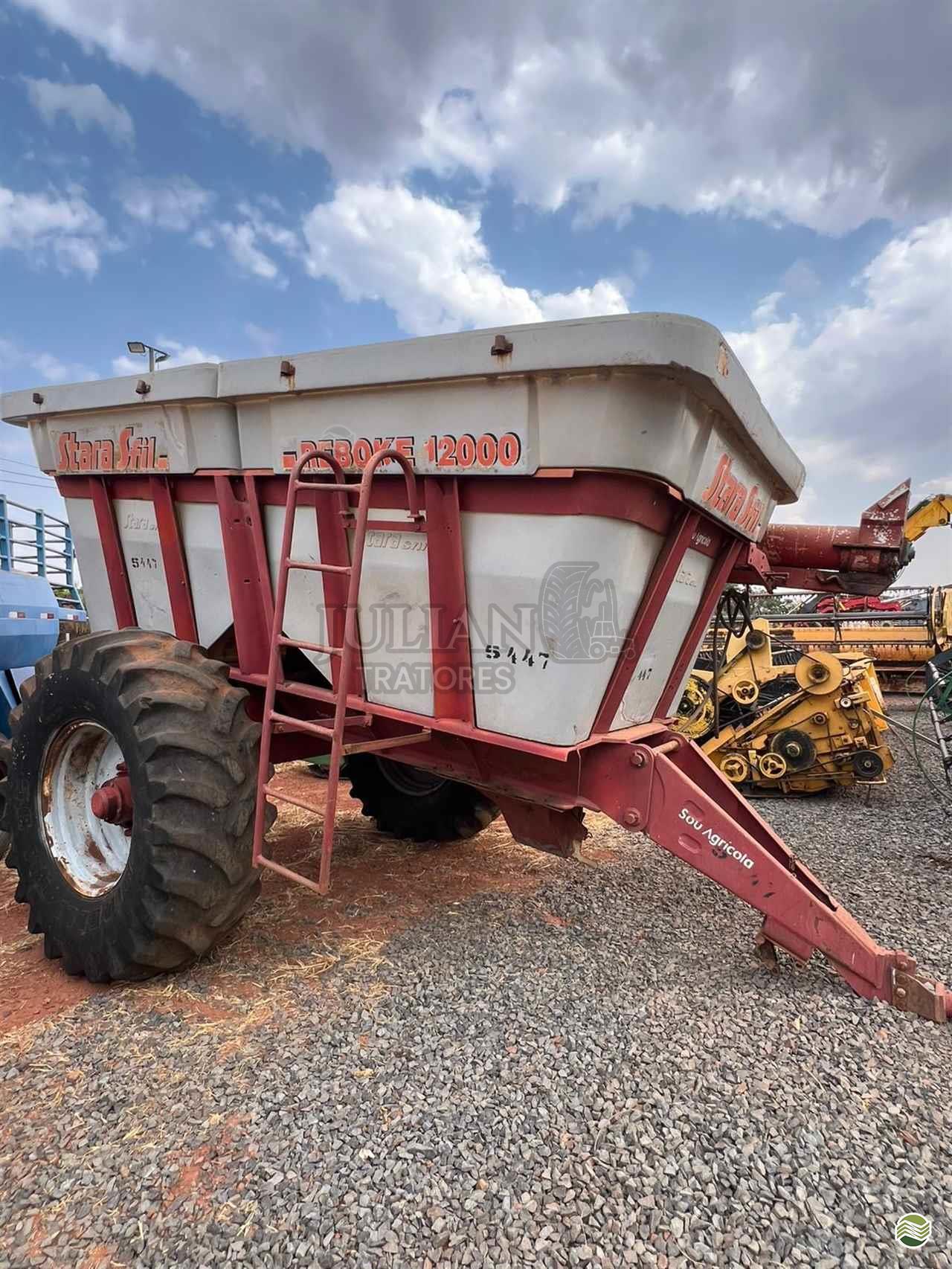 IMPLEMENTOS AGRICOLAS CARRETA BAZUKA GRANELEIRA 12000 Juliano Tratores UBERABA MINAS GERAIS MG