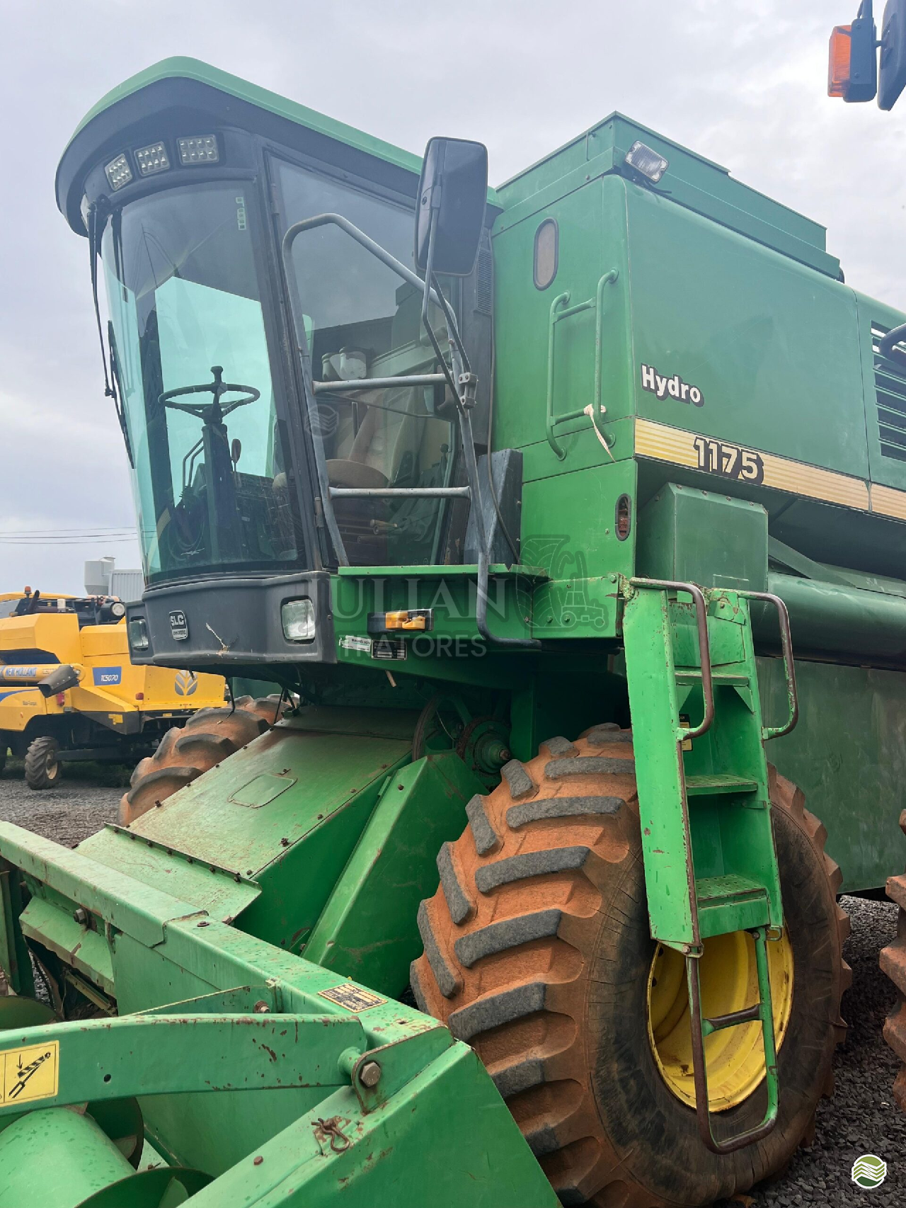 COLHEITADEIRA JOHN DEERE JOHN DEERE 1175 Juliano Tratores UBERABA MINAS GERAIS MG