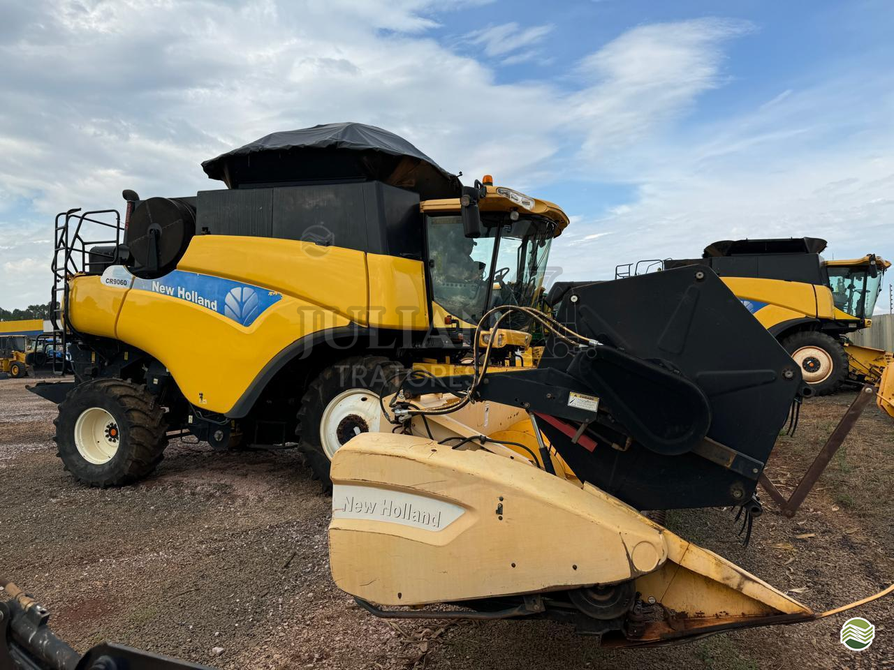 COLHEITADEIRA NEW HOLLAND CR 9060 Juliano Tratores UBERABA MINAS GERAIS MG