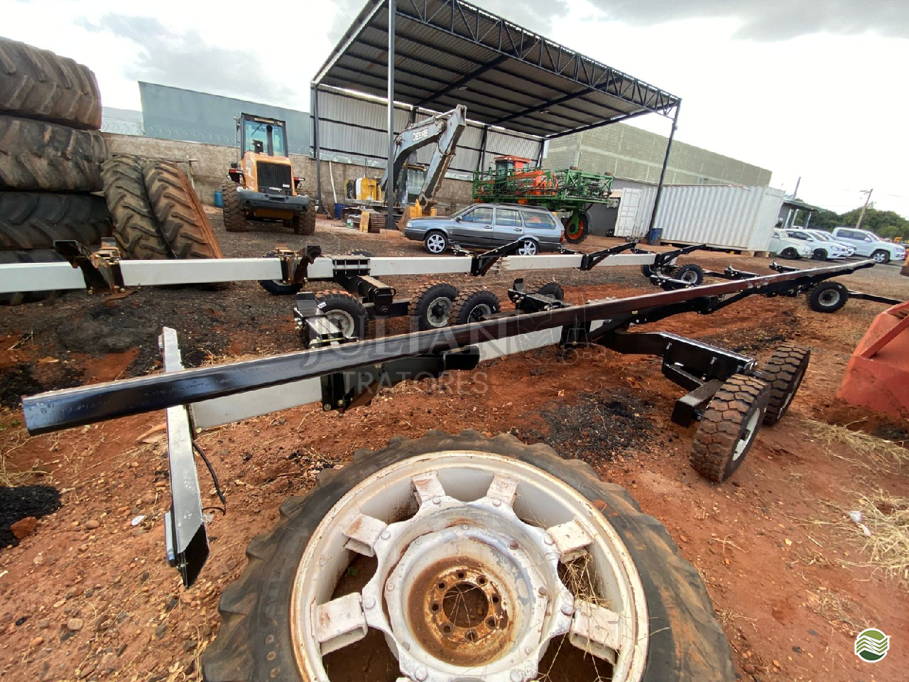 IMPLEMENTOS AGRICOLAS CARRETA TRANSPORTE PLATAFORMA DE TRANSPORTE Juliano Tratores UBERABA MINAS GERAIS MG