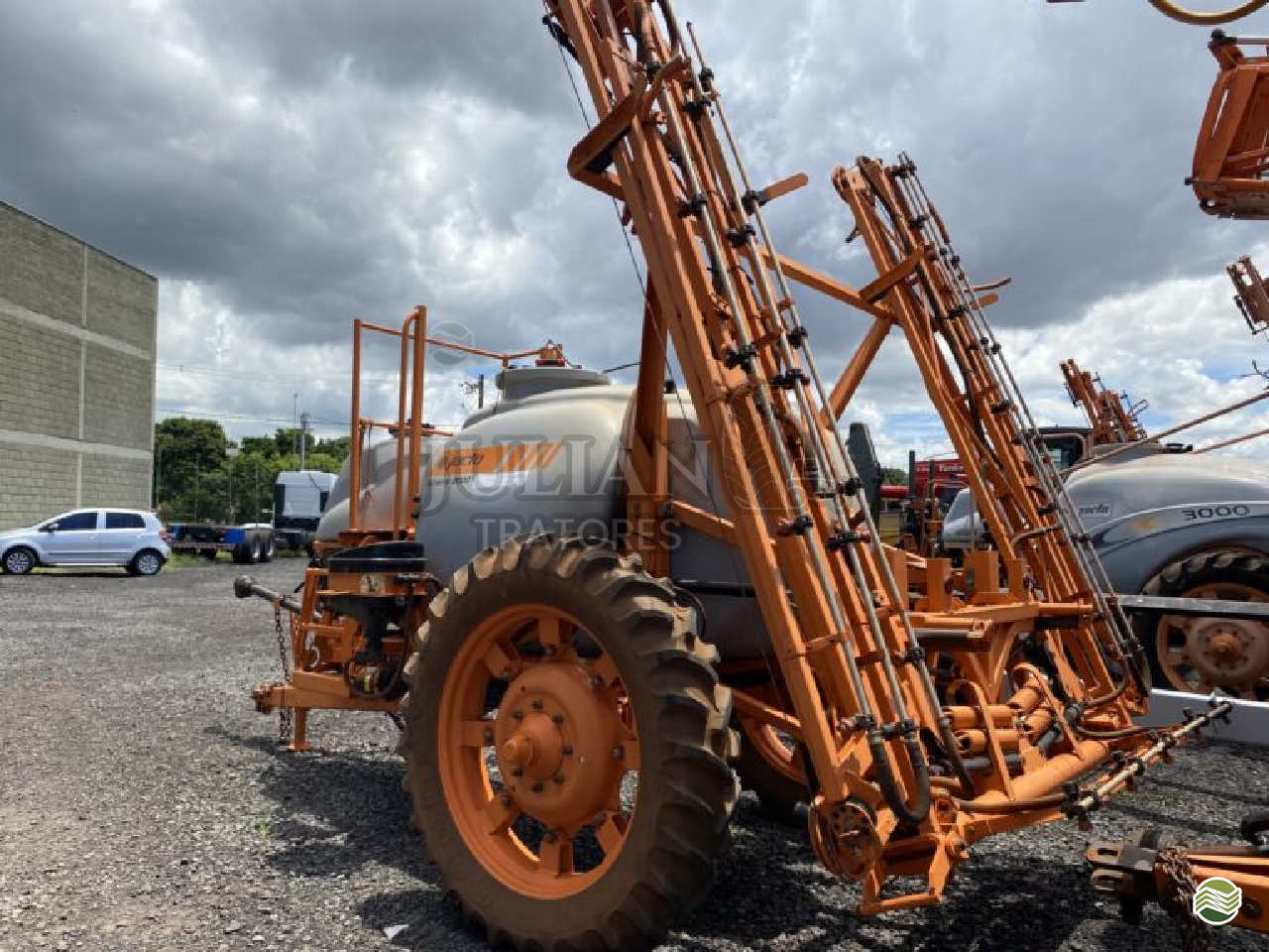 PULVERIZADOR JACTO ADVANCE 2000 AM18 Arrasto Juliano Tratores UBERABA MINAS GERAIS MG