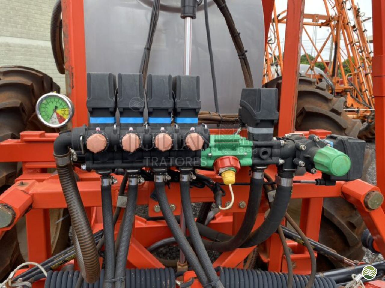 PULVERIZADOR KUHN RANGER 2000 Juliano Tratores UBERABA MINAS GERAIS MG