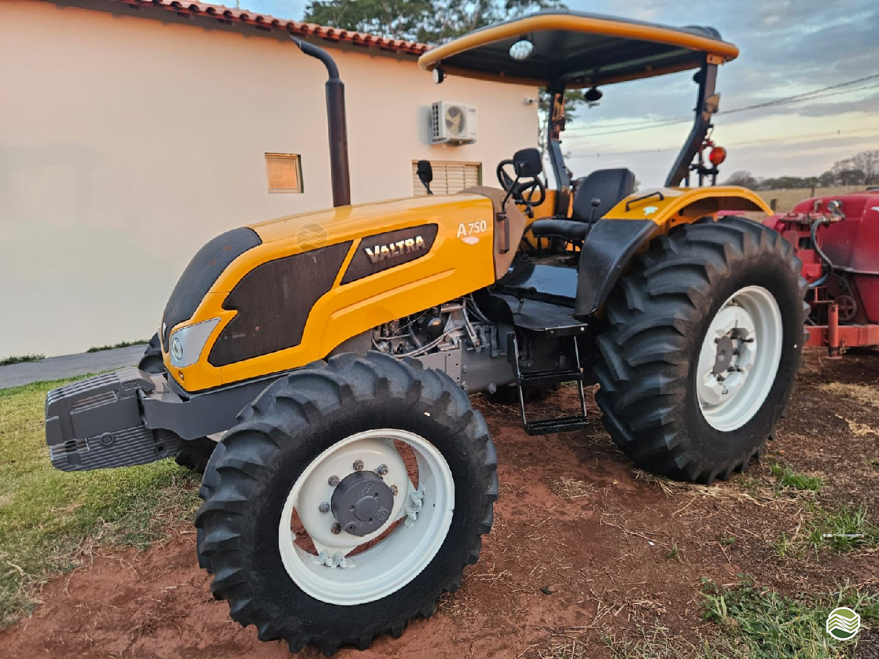 TRATOR VALTRA VALTRA A750 Tração 4x4 Agro Novaes Máquinas Agrícolas FERNANDOPOLIS SÃO PAULO SP