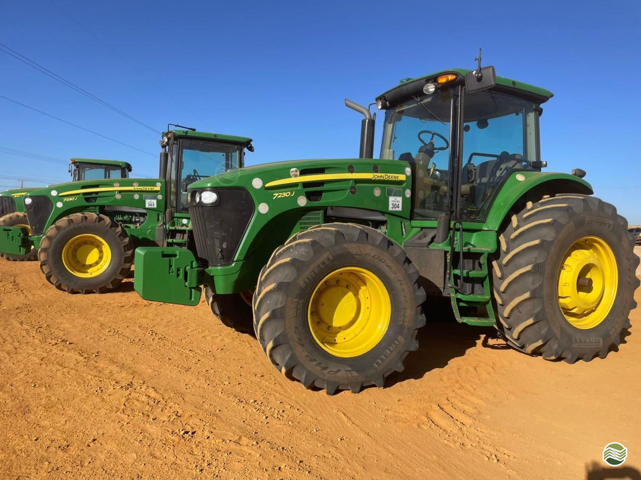 TRATOR JOHN DEERE JOHN DEERE 7230J Tração 4x4 Agro Novaes Máquinas Agrícolas FERNANDOPOLIS SÃO PAULO SP