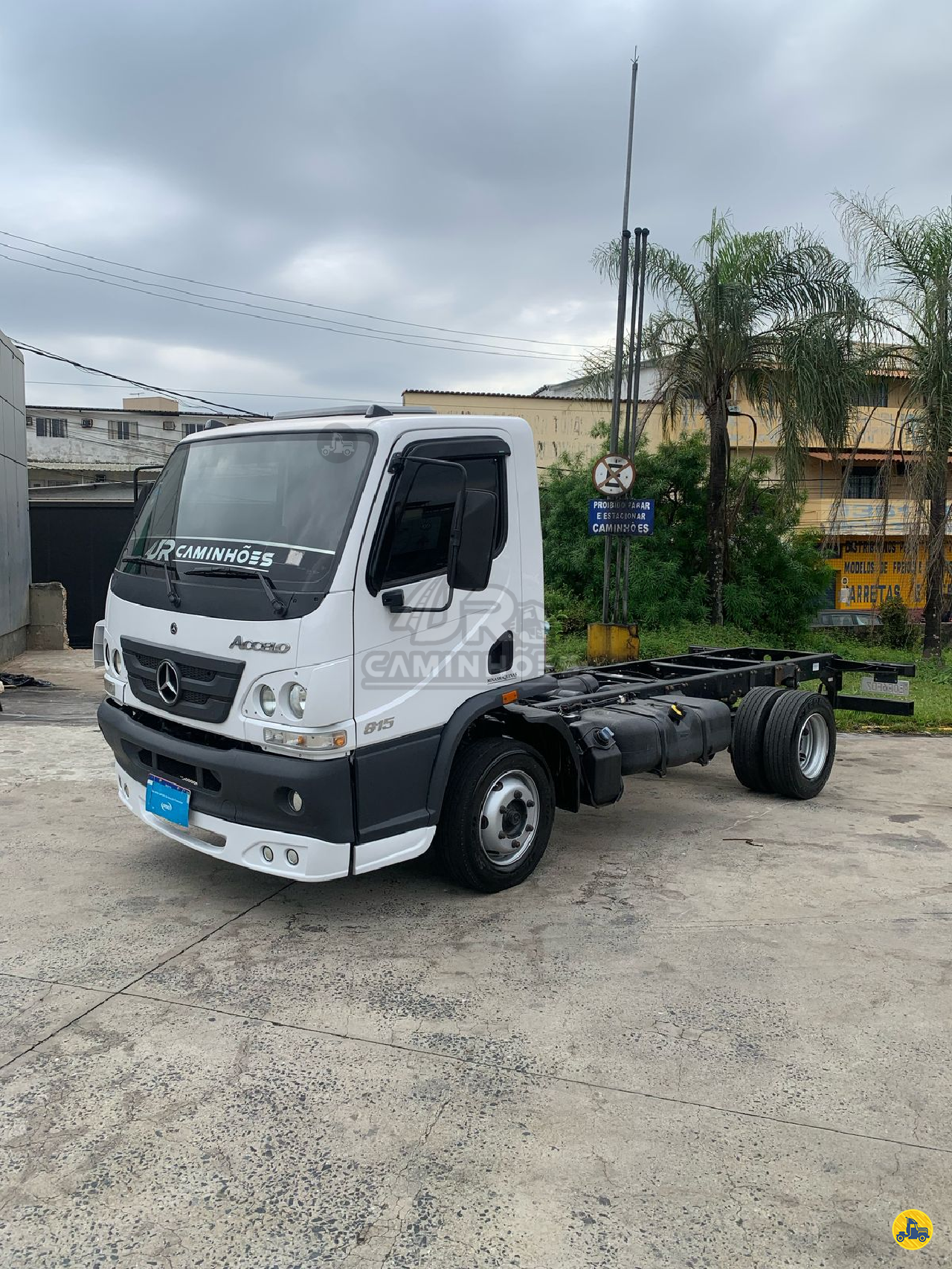 CAMINHAO MERCEDES-BENZ MB 815 Chassis 3/4 4x2 JR Caminhões CONTAGEM MINAS GERAIS MG
