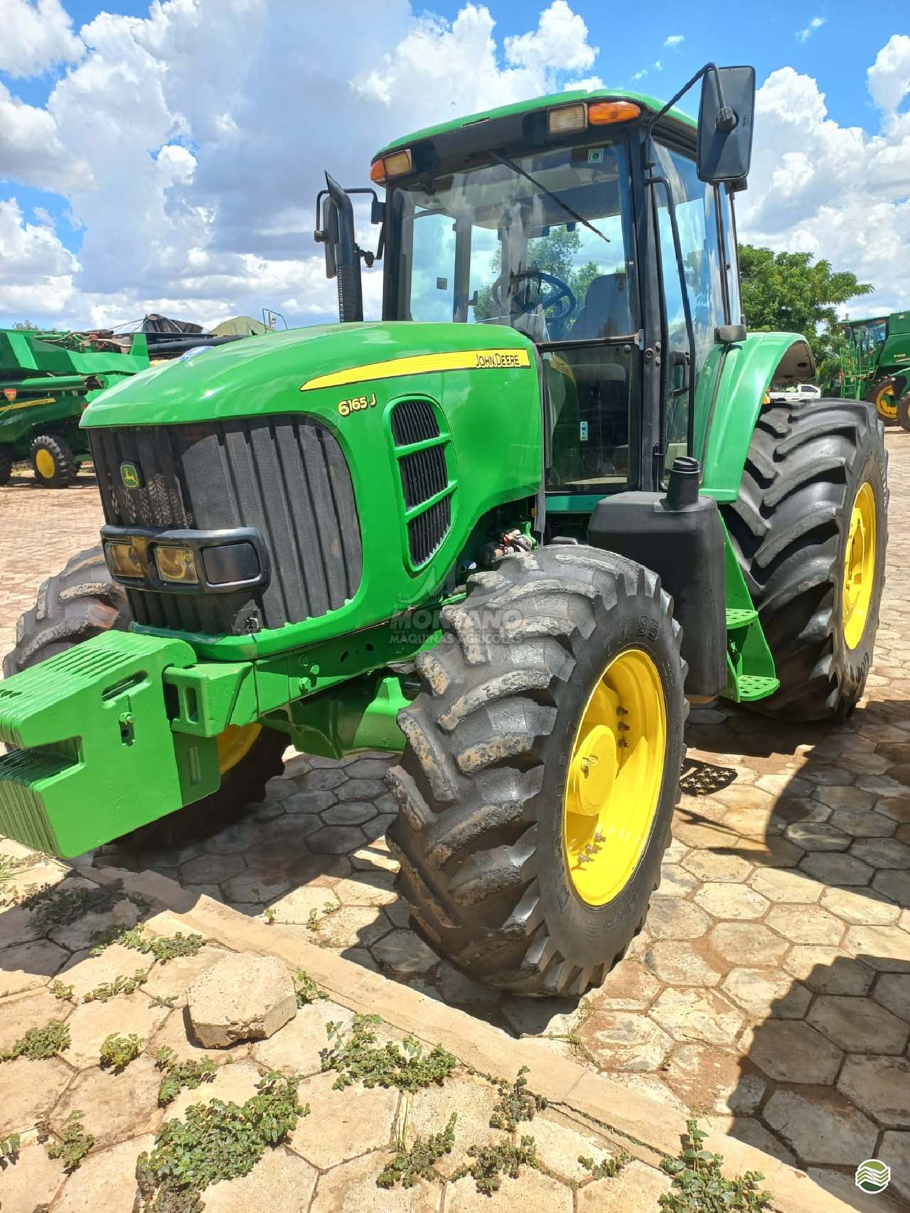 TRATOR JOHN DEERE JOHN DEERE 6165J Montano Máquinas Agrícolas LAGOA VERMELHA RIO GRANDE DO SUL RS