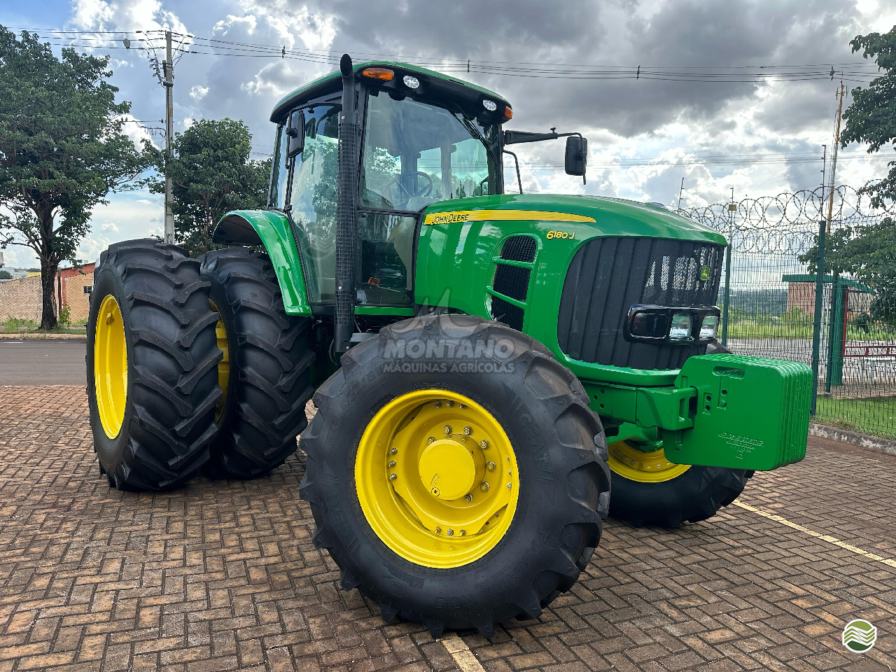 TRATOR JOHN DEERE JOHN DEERE 6180J Montano Máquinas Agrícolas LAGOA VERMELHA RIO GRANDE DO SUL RS
