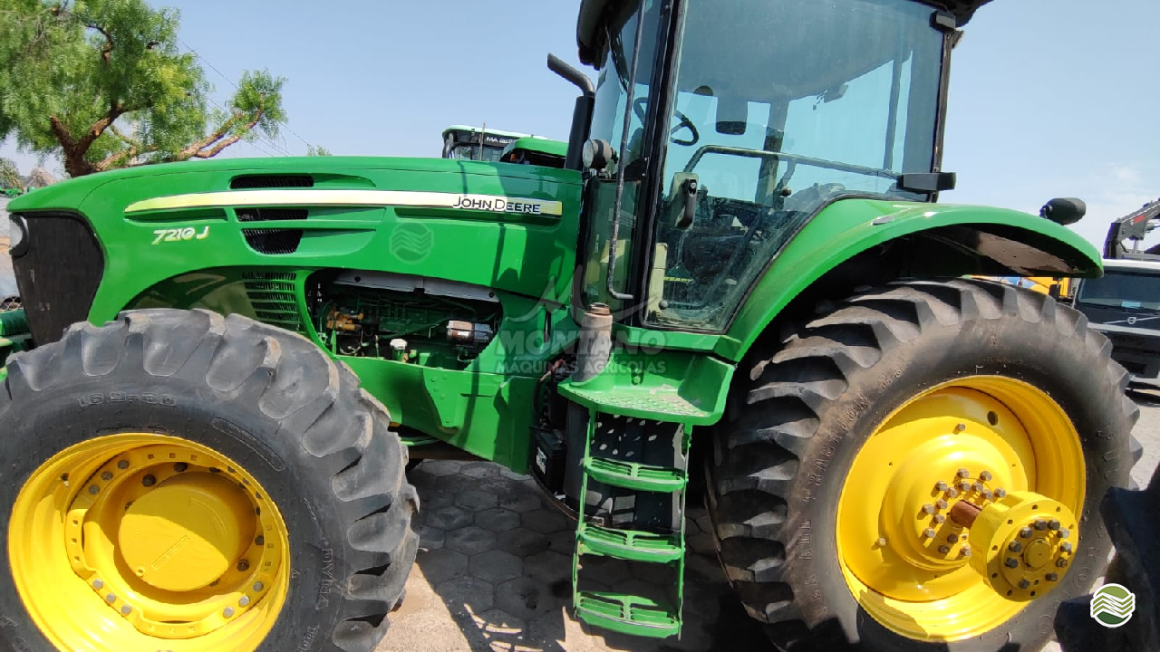 TRATOR JOHN DEERE JOHN DEERE 7210J Montano Máquinas Agrícolas LAGOA VERMELHA RIO GRANDE DO SUL RS