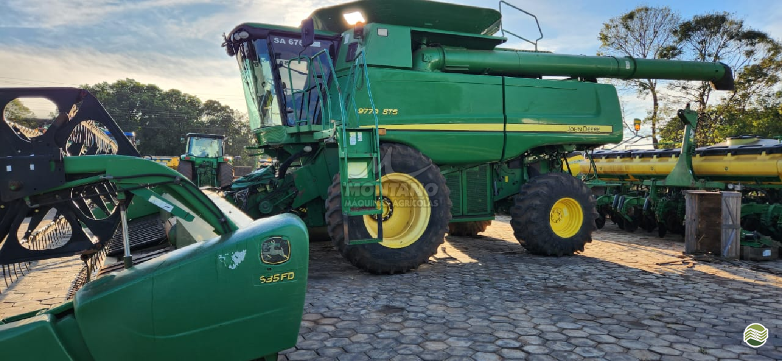 COLHEITADEIRA JOHN DEERE JOHN DEERE 9770 STS Montano Máquinas Agrícolas LAGOA VERMELHA RIO GRANDE DO SUL RS